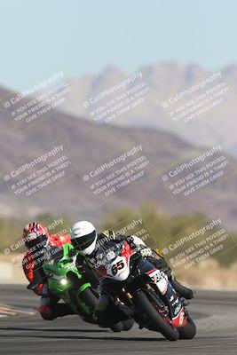 media/Oct-30-2025-Racers Edge (Thu) [[dabbdaf680]]/3-B Group/Session 2 (Turn 14)/